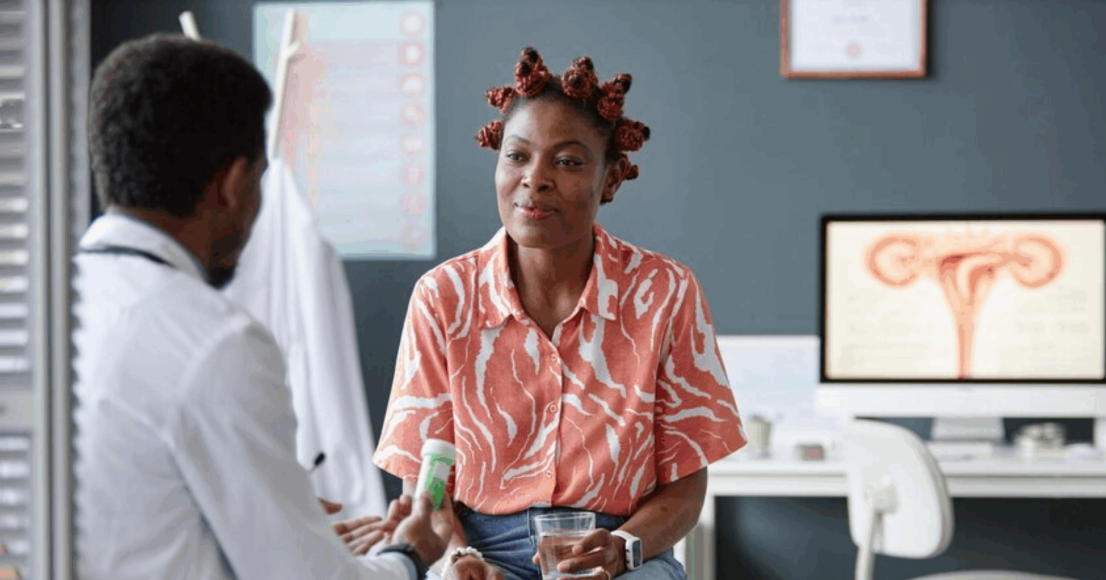 Woman and costor speaking by seventyfour via Freepik