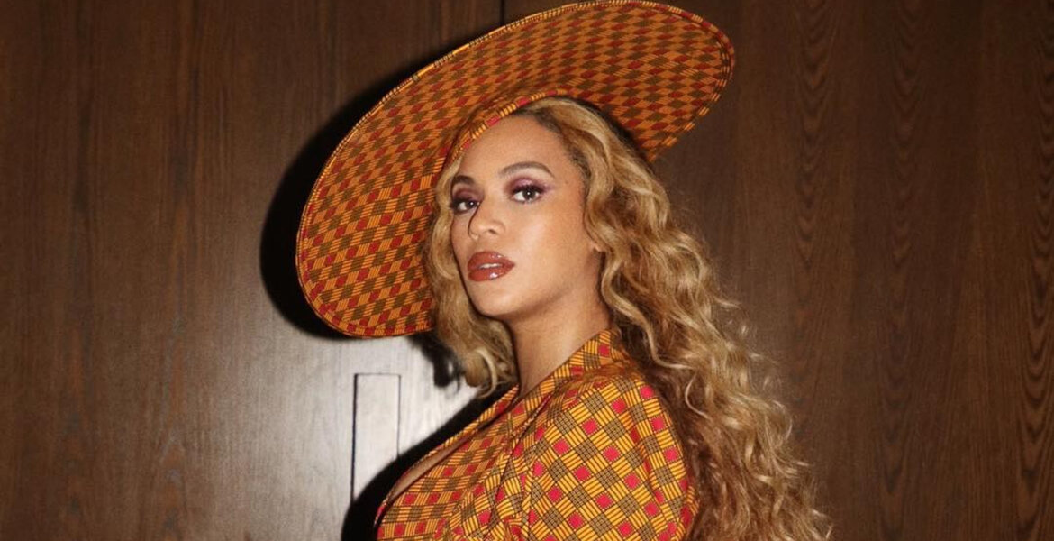Beyoncé in Ankara suit made by Nigerian designer, enagancio via @enagancio on Instagram