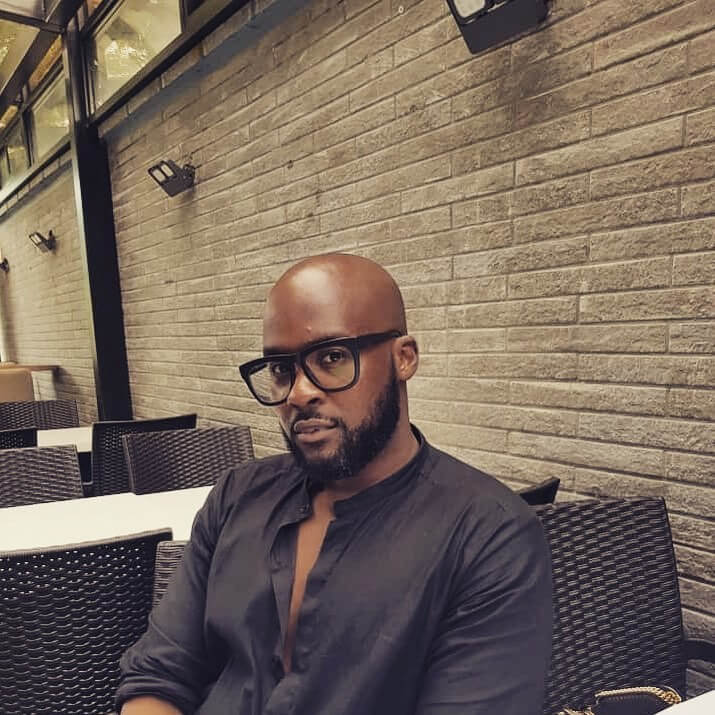 Portrait of photographer Lakin Ogunbanwo