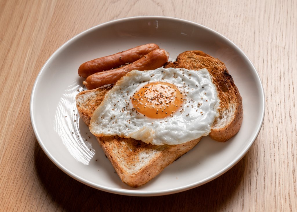 Eggs on toast- Healthy food for skin and hair