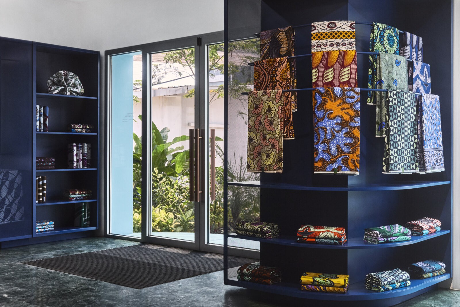 Inside Vlisco 30 Juin via Vlisco